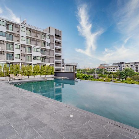 Thaya Hotel Bangkok Bagian luar foto