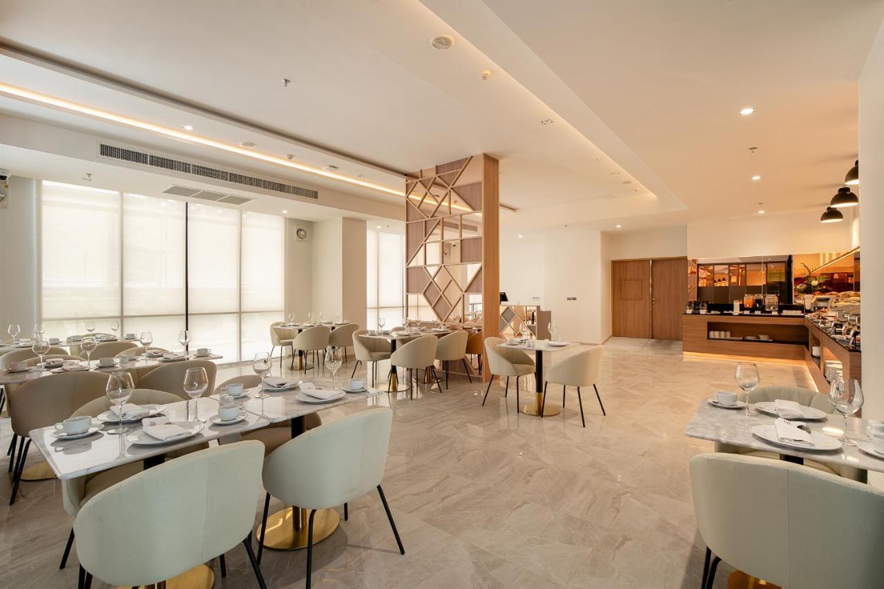 Thaya Hotel Bangkok Bagian luar foto