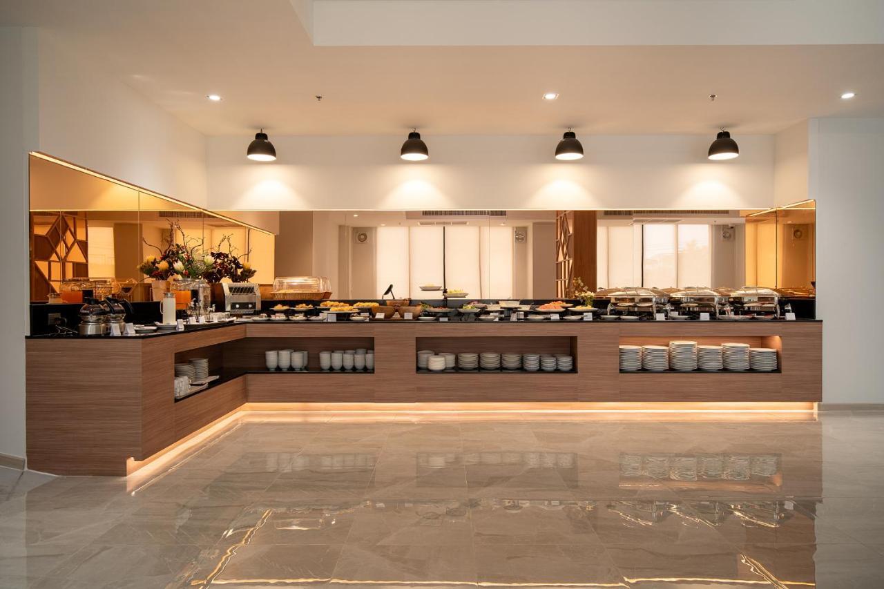 Thaya Hotel Bangkok Bagian luar foto