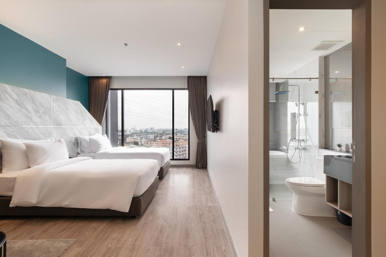 Thaya Hotel Bangkok Bagian luar foto