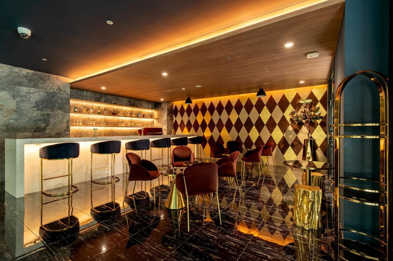Thaya Hotel Bangkok Bagian luar foto