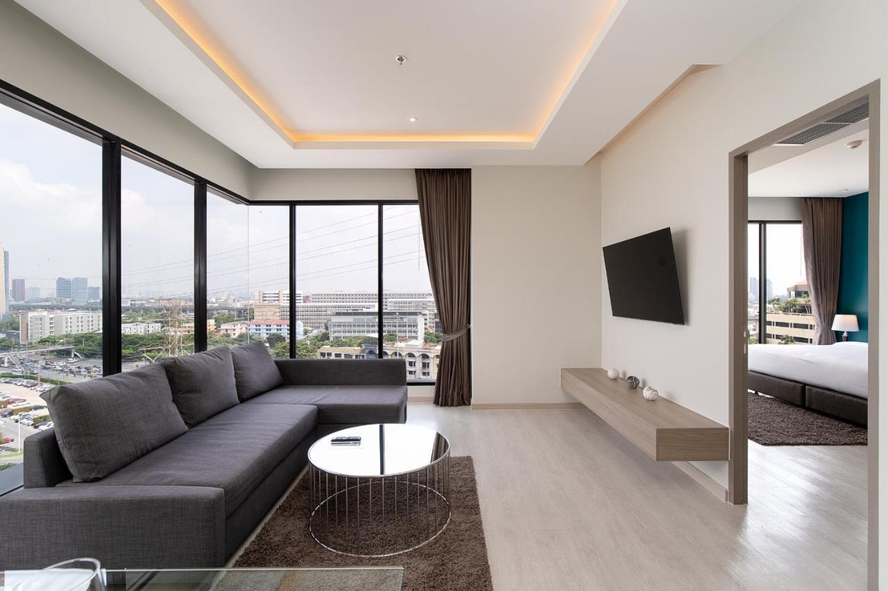 Thaya Hotel Bangkok Bagian luar foto