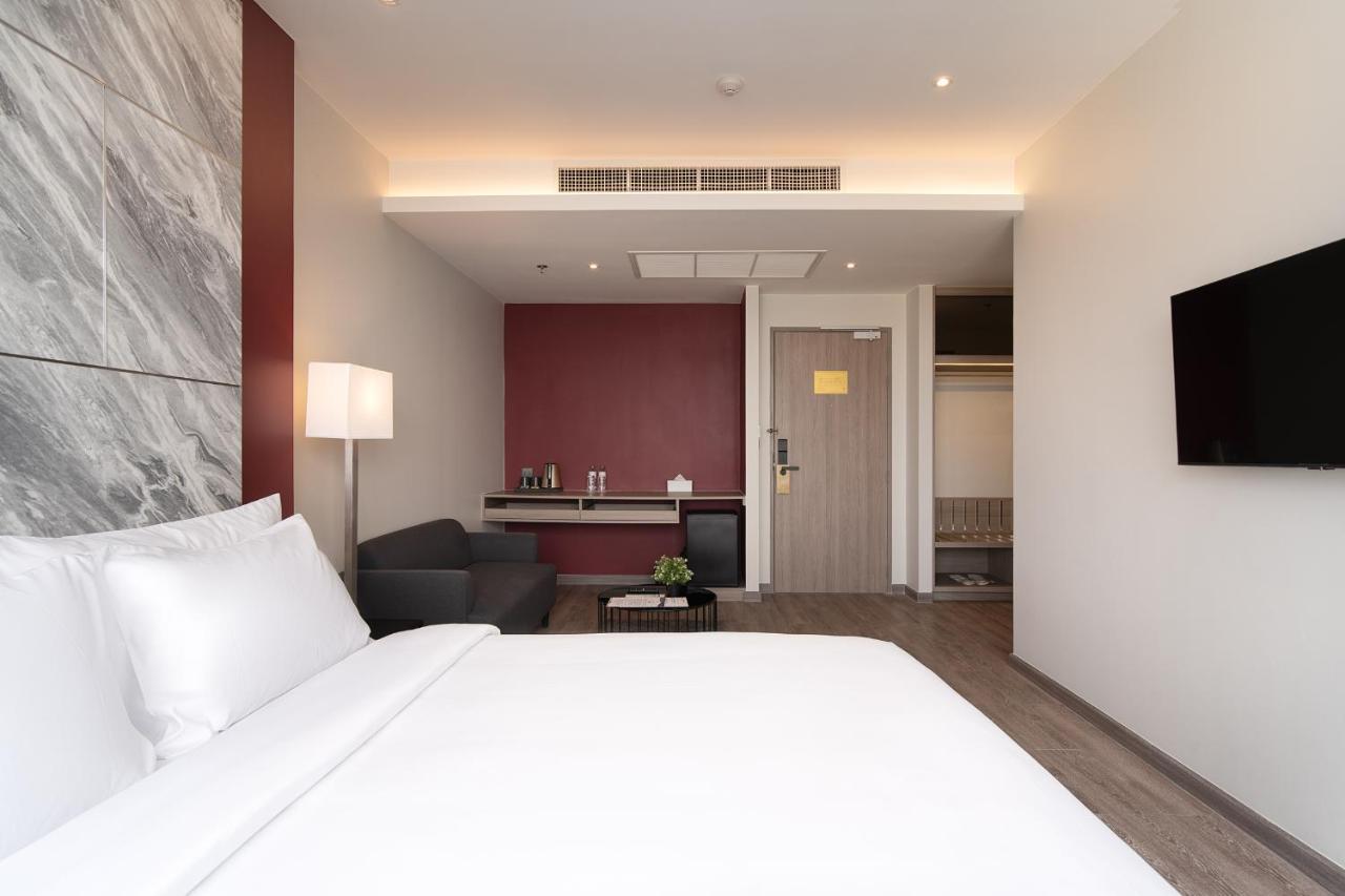 Thaya Hotel Bangkok Bagian luar foto