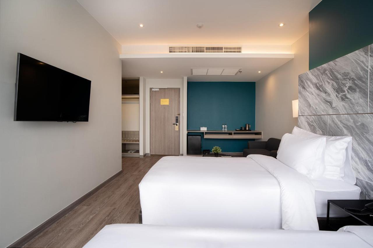 Thaya Hotel Bangkok Bagian luar foto