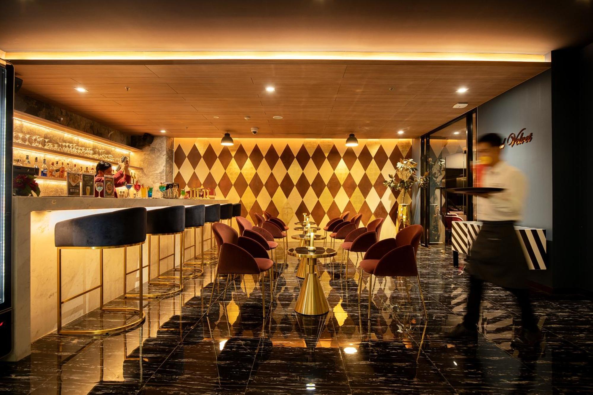 Thaya Hotel Bangkok Bagian luar foto