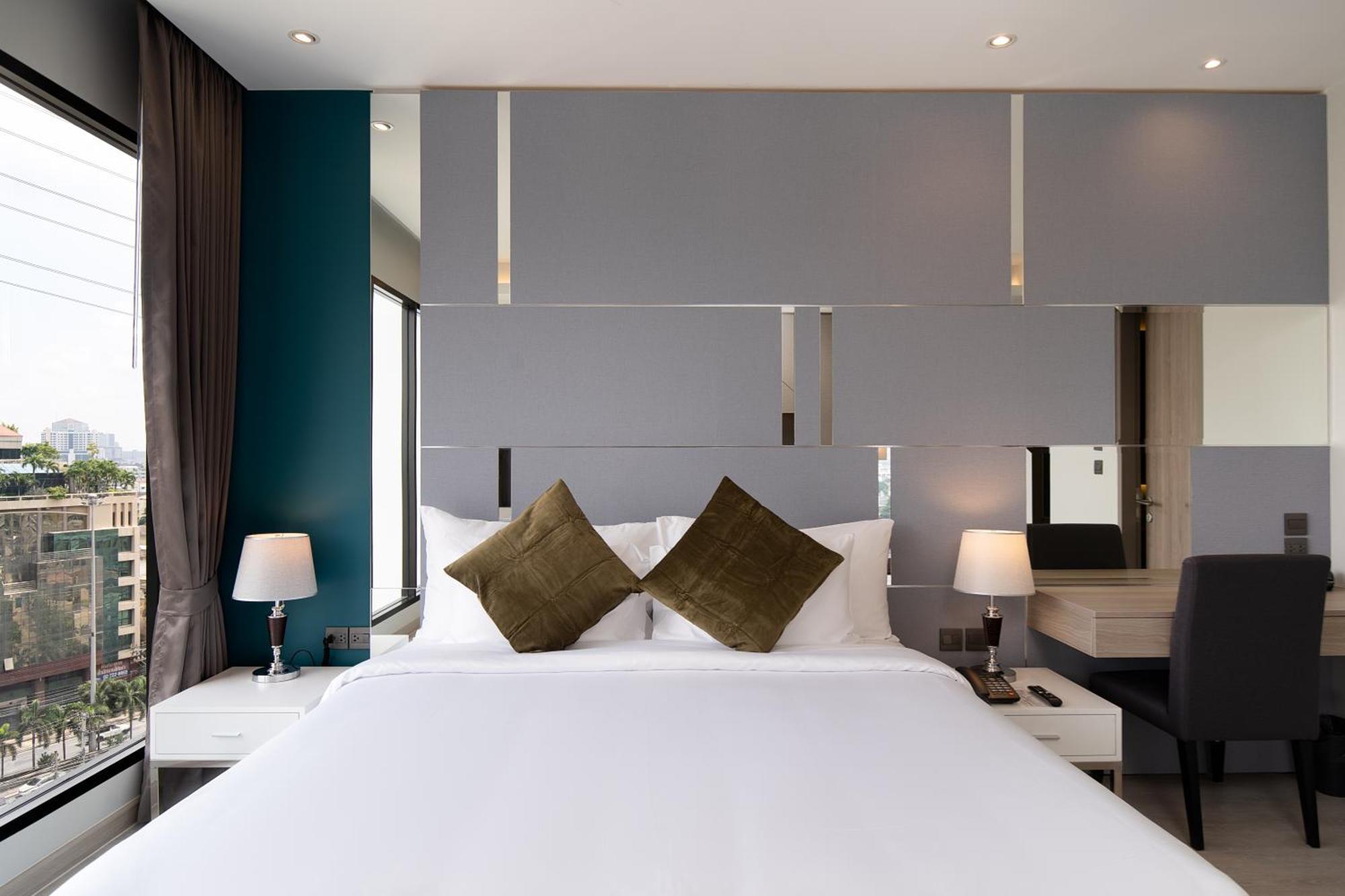 Thaya Hotel Bangkok Bagian luar foto