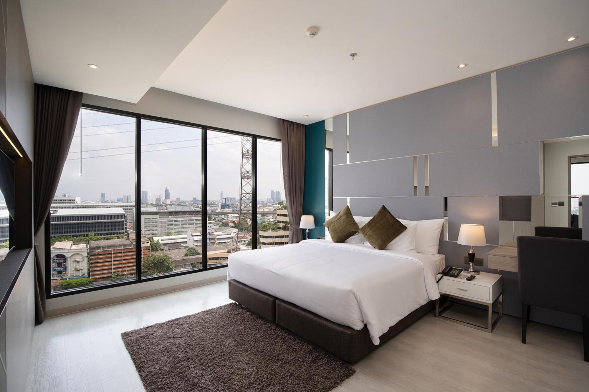 Thaya Hotel Bangkok Bagian luar foto