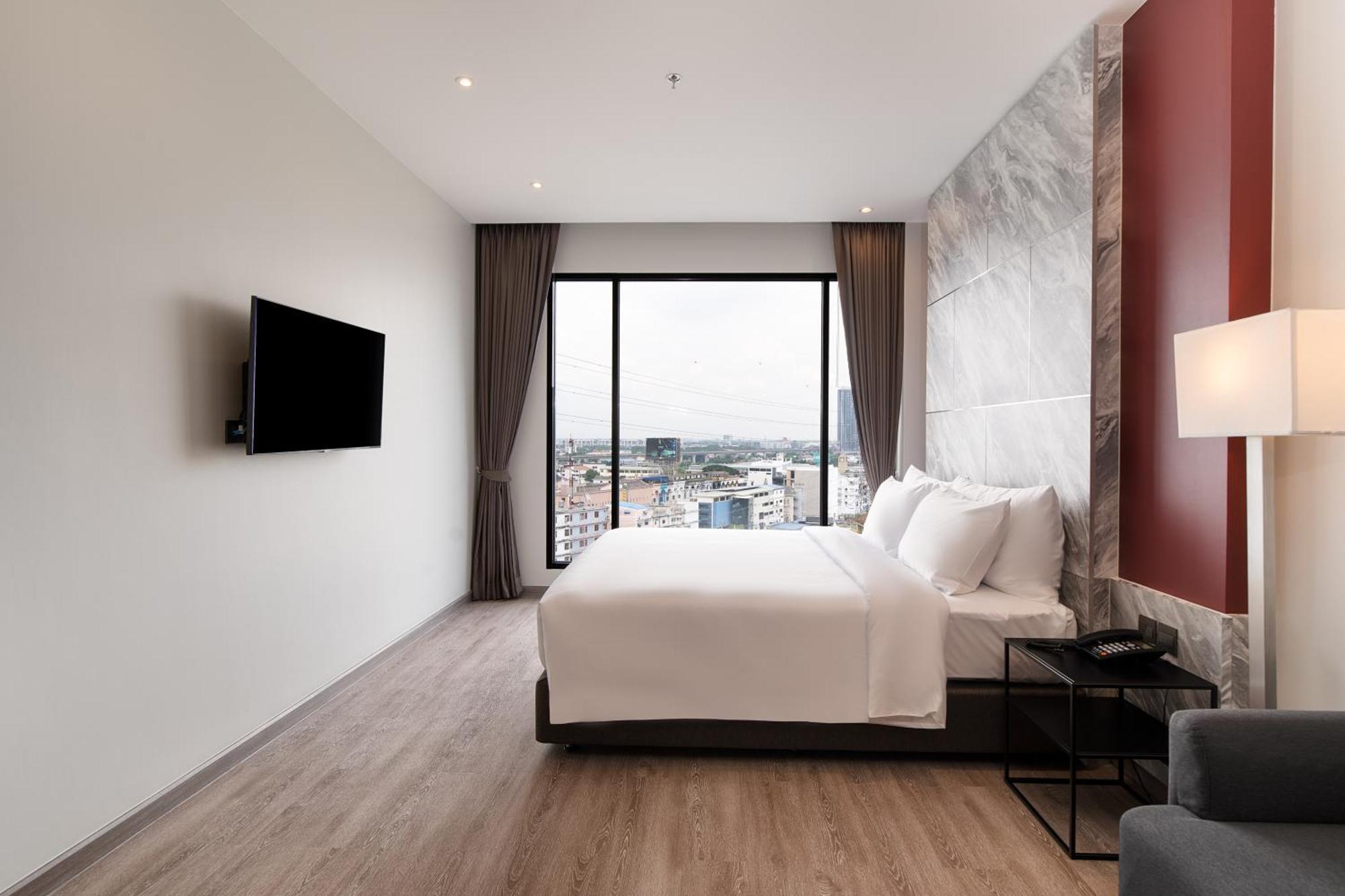 Thaya Hotel Bangkok Bagian luar foto