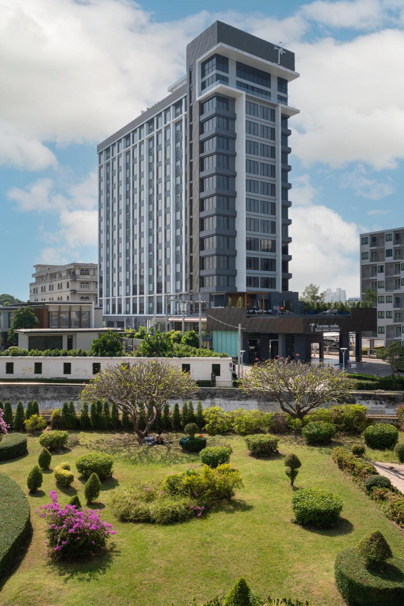 Thaya Hotel Bangkok Bagian luar foto